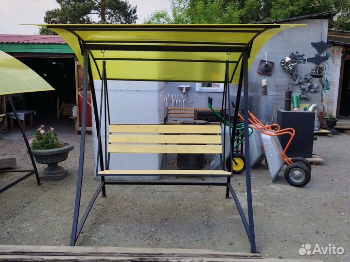 Садовые качели новые