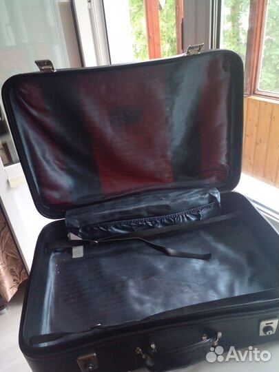 Продам чемодан