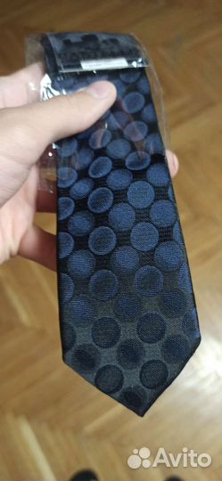 Галстук мужской. Нахожусь в центре