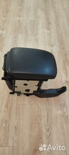 Подлокотник Toyota Land Cruiser