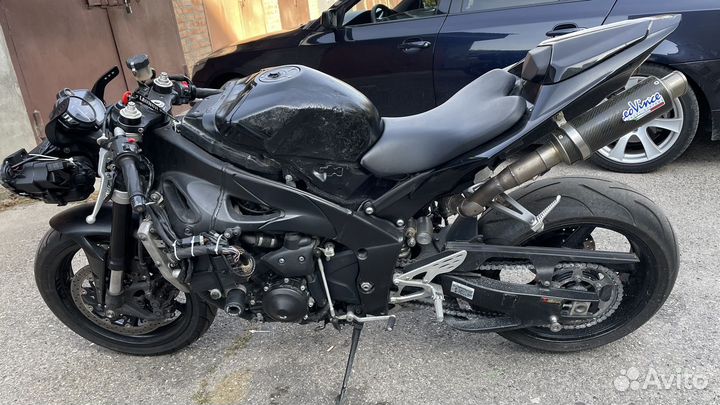 Yamaha r1