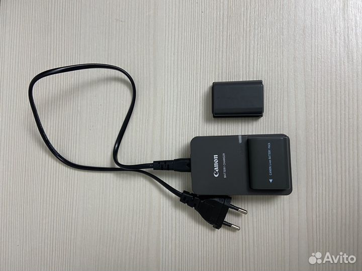 Зеркальный фотоаппарат Canon EOS 400 D