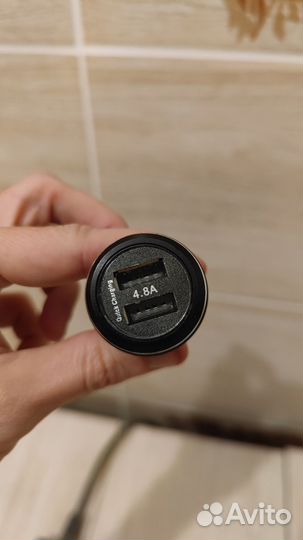 Автомобильная зарядка для телефона