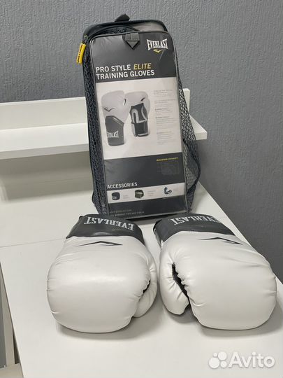 Боксерские перчатки 12 oz