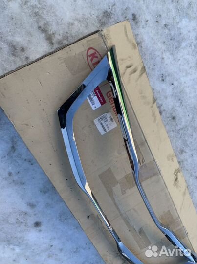 Облицовка решетки радиатора Kia Rio 3