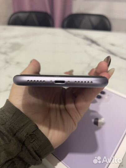 iPhone 11, 64 ГБ