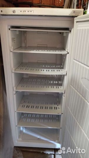 Морозильная камера / Холодильник