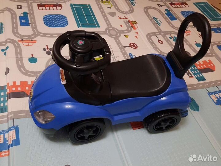 Машинка каталка толокар с ручкой