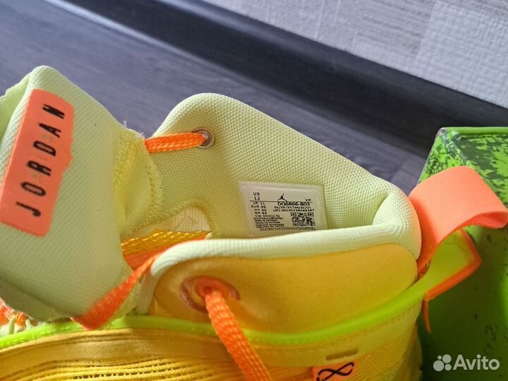 Кроссовки nike tako