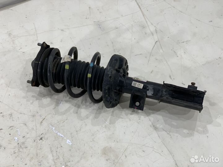 Стойка передняя левая KIA K5 DL3