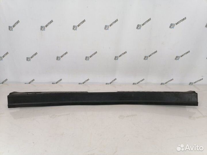 Накладка замка багажника Nissan Cube AZ10 CGA3DE