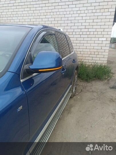 Volkswagen Touareg 1 Динамические поворотники LED