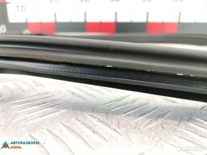 Уплотнитель Mercedes-Benz GL-Класс X164 рест. 2010