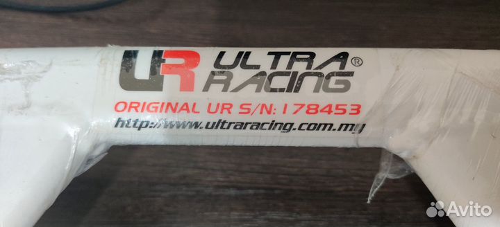 Распорка подрамника UltraRacing на Ford Focus 2