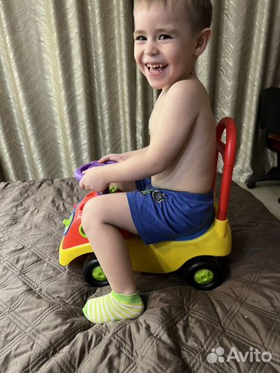 Машинка каталка толокар