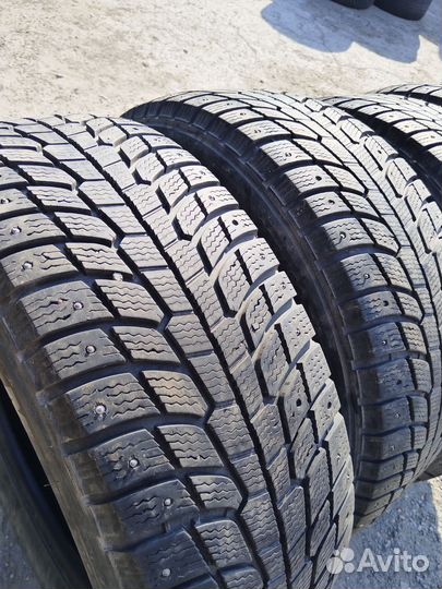 Michelin X-Ice North 235/60 R17