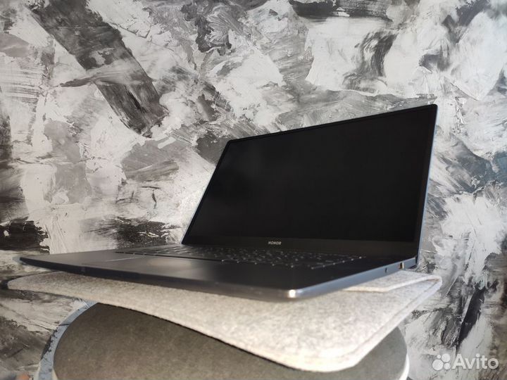 Honor Magicbook Ryzen 5 5500u 16Gb gddr4 512
