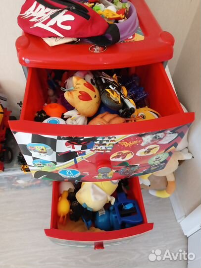 Детские игрушки б/у со шкафчиком