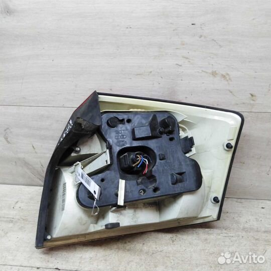 Фонарь задний левый Audi A4 B6 8E седан бу