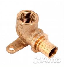 Угольник настенный с внутренней резьбой 20-Rp 1/2