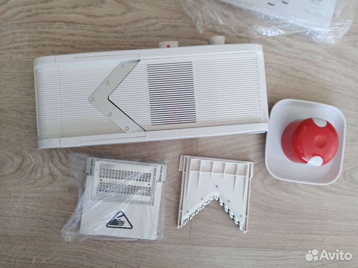 Терка-шинковка Мандолина Tupperware с 2 насадками