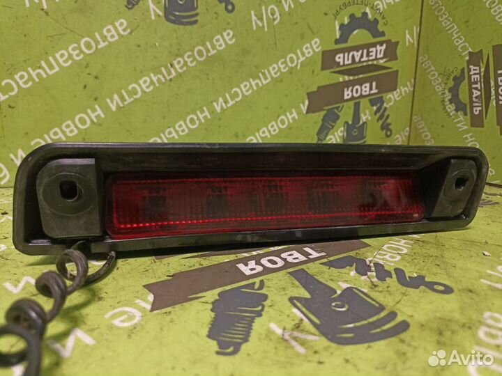 Стоп сигнал Nissan Terrano R50 ZD30 ddti 2003Г.в