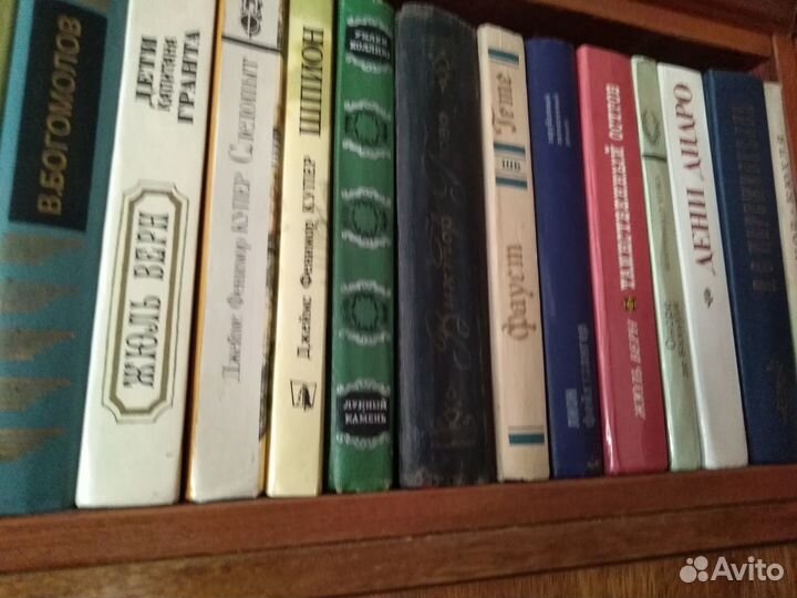 Продам книги