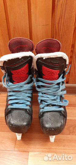 Коньки хоккейные