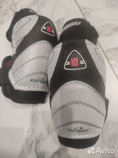 Нагрудник хоккейный