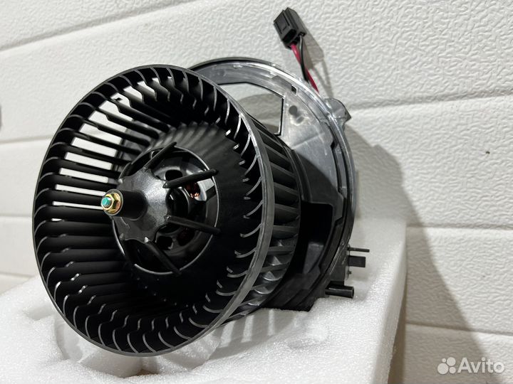 Мотор отопителя на Skoda Octavia A7