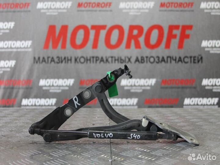 Шарнир капота Вольво S40/V50 правый А808