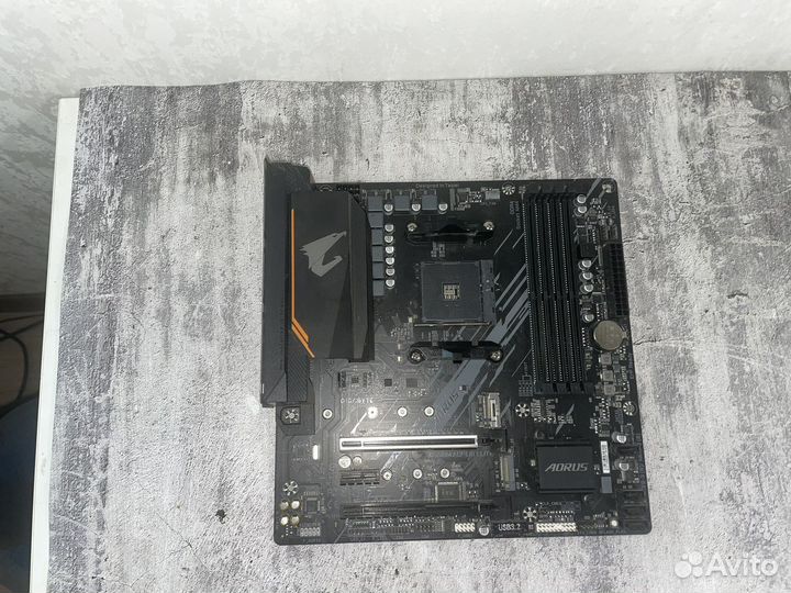Материнская плата b550 aorus
