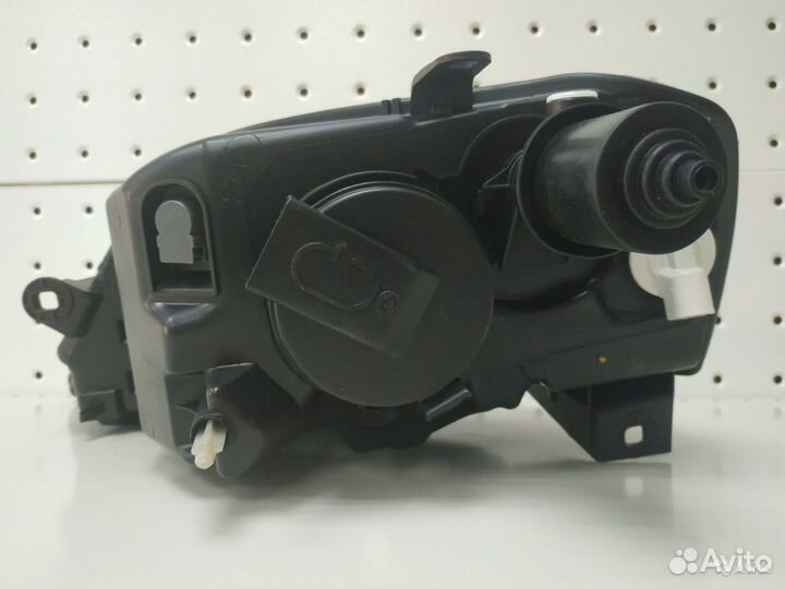 Фара правая Renault Logan / LADA Largus