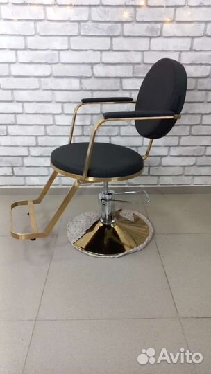 Парикмахерское кресло