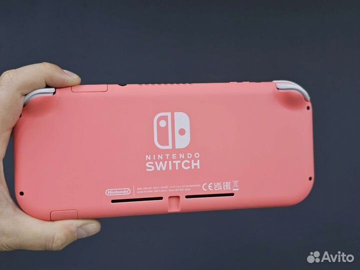 Nintendo Switch Lite Coral