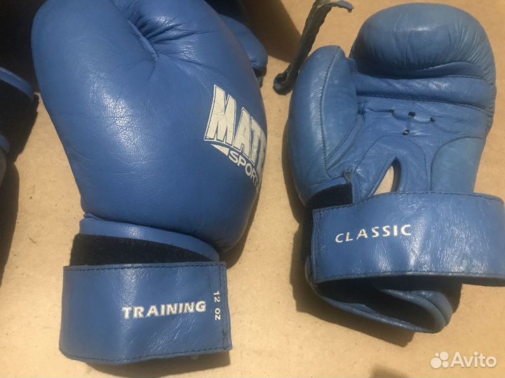 Боксерские перчатки, шлем