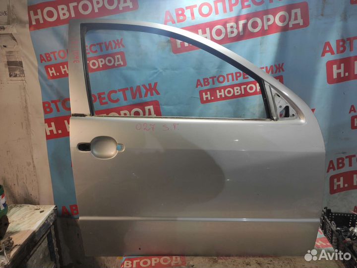 Дверь передняя правая Шкода Фабия 1