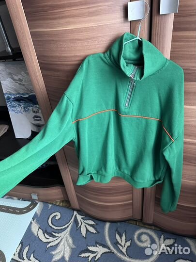 Укороченный свитшот