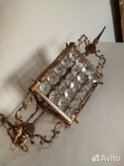 Старинная хрустальная люстра