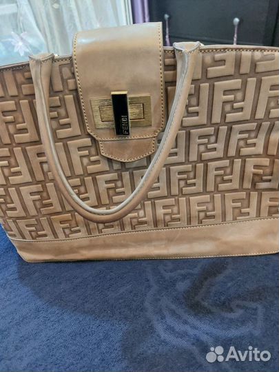 Fendi культовая сумка оригинал Италия