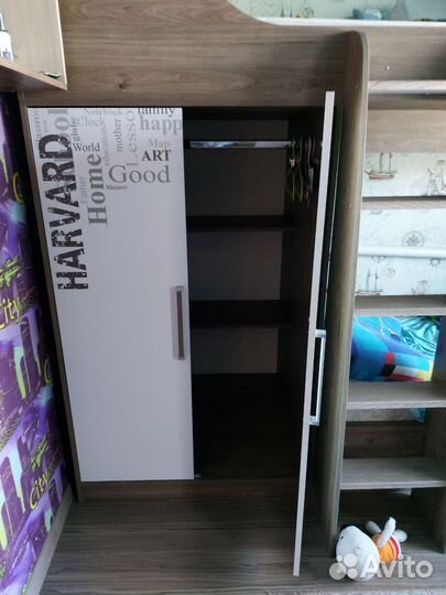 Кровать двухьярусная