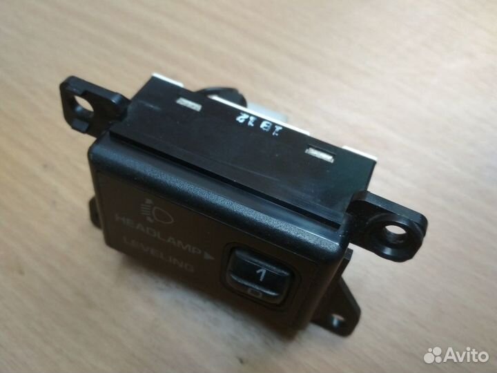 Кнопка регулировки угла фар, Mazda 626 GD