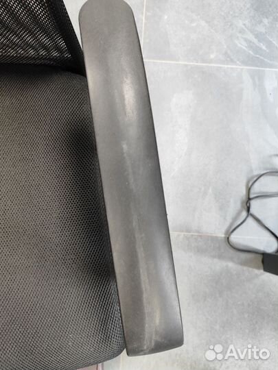 Офисное кресло