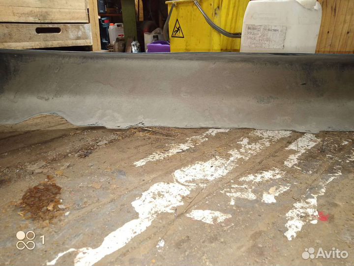 Бампер задний 4 на крайслер вояджер