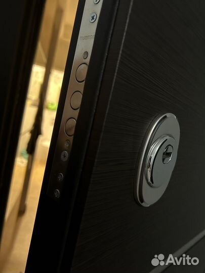 Вскрытие замков входных дверей и авто