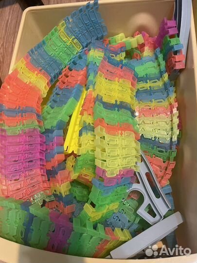 Продам детскую гоночную светящуюся трассу