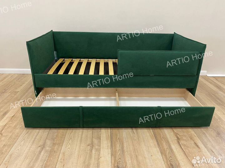 Спальный диванчик