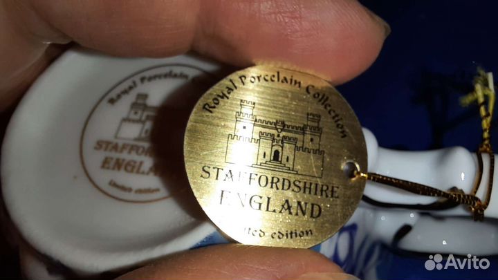 Чашка с чайником на подносе. Производство Англия