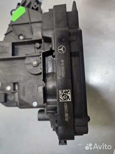 Замок двери правый Mercedes c238 w213