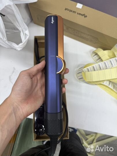 Впрямитель волос Dyson HT01